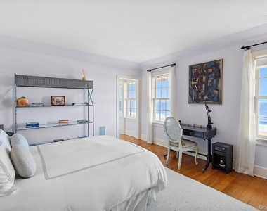 165 Lily Pond Lane - Photo Thumbnail 12