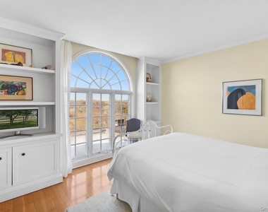 165 Lily Pond Lane - Photo Thumbnail 15