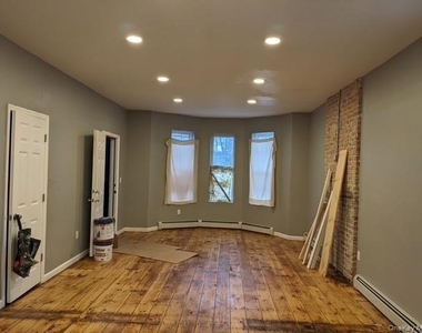 193 South Avenue - Photo Thumbnail 2