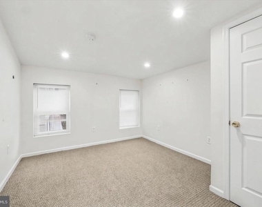 33 S 19th Street - Photo Thumbnail 3