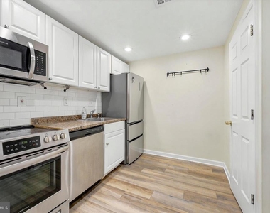 33 S 19th Street - Photo Thumbnail 9