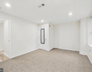 33 S 19th Street - Photo Thumbnail 12