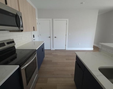 3503 Midvale Avenue - Photo Thumbnail 27
