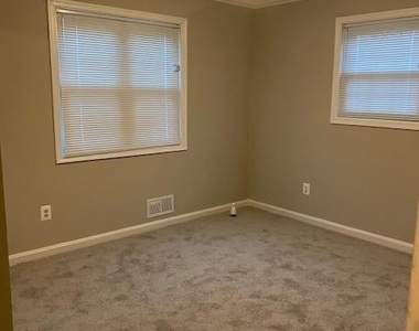 2204 Gaylord Drive - Photo Thumbnail 18