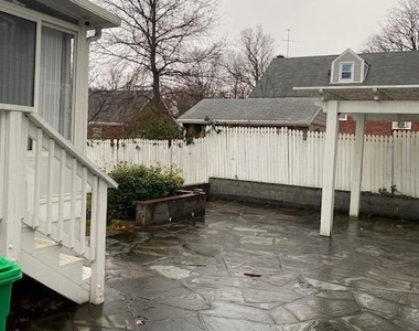2204 Gaylord Drive - Photo Thumbnail 2
