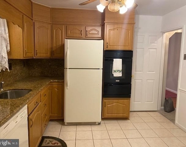 2204 Gaylord Drive - Photo Thumbnail 7