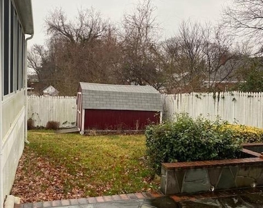 2204 Gaylord Drive - Photo Thumbnail 3
