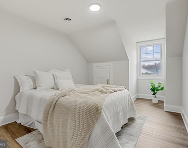 707 N Hickory Avenue - Photo Thumbnail 25