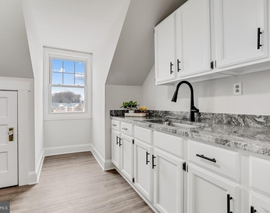 707 N Hickory Avenue - Photo Thumbnail 5