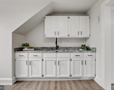 707 N Hickory Avenue - Photo Thumbnail 8