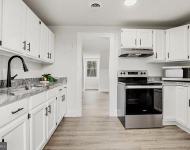 707 N Hickory Avenue - Photo Thumbnail 10