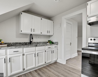 707 N Hickory Avenue - Photo Thumbnail 12