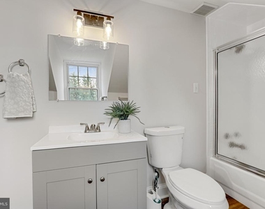 707 N Hickory Avenue - Photo Thumbnail 24