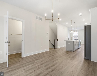 116 Crown Street - Photo Thumbnail 3