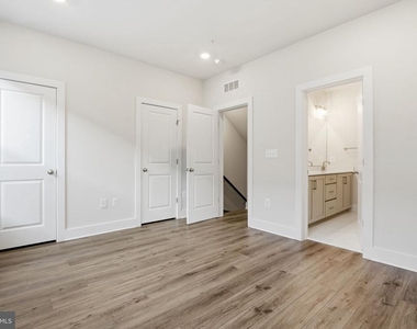 116 Crown Street - Photo Thumbnail 16