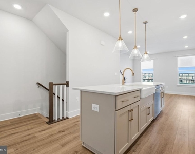 116 Crown Street - Photo Thumbnail 6
