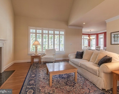 10 Wellington Place - Photo Thumbnail 10