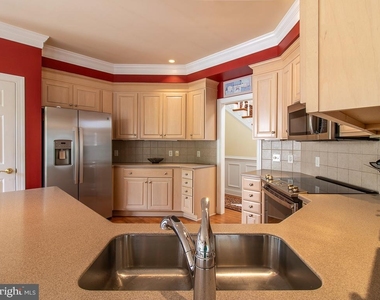 10 Wellington Place - Photo Thumbnail 8