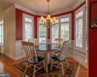 10 Wellington Place - Photo Thumbnail 12