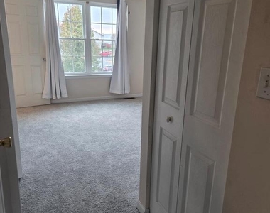 138 Rosie Drive - Photo Thumbnail 10