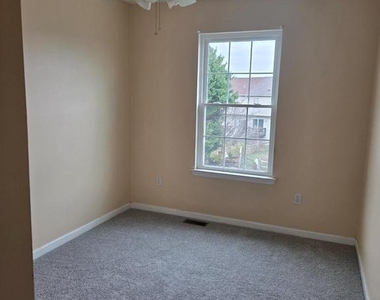138 Rosie Drive - Photo Thumbnail 15