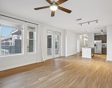 1900 Barton Springs Rd - Photo Thumbnail 4