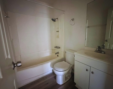 2202 Tabor Ct - Photo Thumbnail 11
