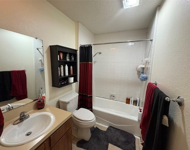 8811-b Pineridge Dr - Photo Thumbnail 8