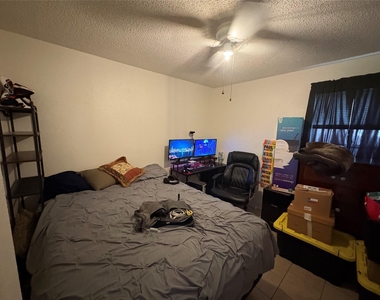8811-b Pineridge Dr - Photo Thumbnail 6
