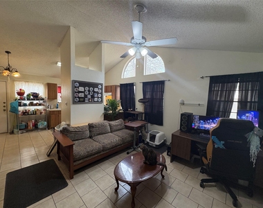 8811-b Pineridge Dr - Photo Thumbnail 1