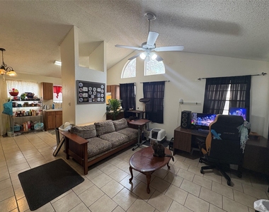 8811-b Pineridge Dr - Photo Thumbnail 2