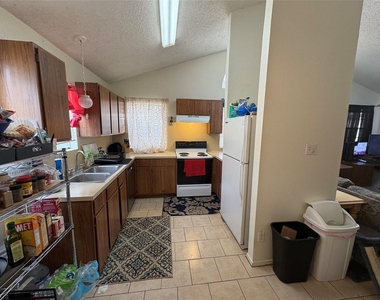 8811-b Pineridge Dr - Photo Thumbnail 3