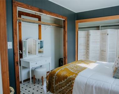 604 W Pecan St - Photo Thumbnail 19