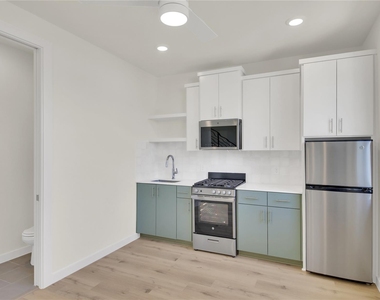 6802 Montana St - Photo Thumbnail 5