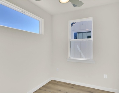 6802 Montana St - Photo Thumbnail 8