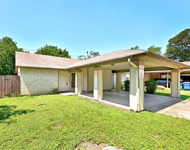 10604 Lanshire Dr - Photo Thumbnail 1