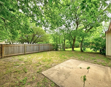 10604 Lanshire Dr - Photo Thumbnail 19