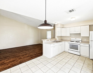 10604 Lanshire Dr - Photo Thumbnail 9