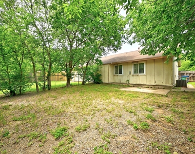 10604 Lanshire Dr - Photo Thumbnail 20