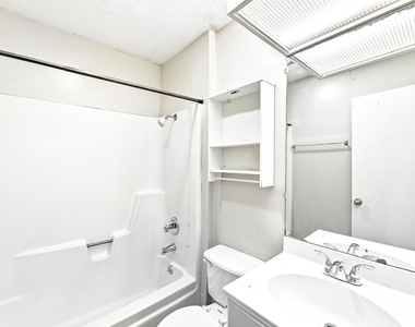 10604 Lanshire Dr - Photo Thumbnail 16