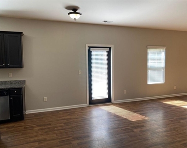 2392 Newbury Oaks Court - Photo Thumbnail 8