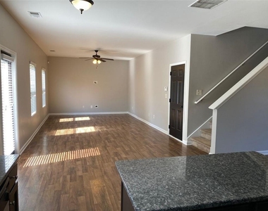 2392 Newbury Oaks Court - Photo Thumbnail 10