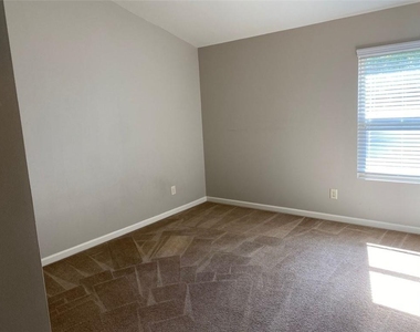 2392 Newbury Oaks Court - Photo Thumbnail 14
