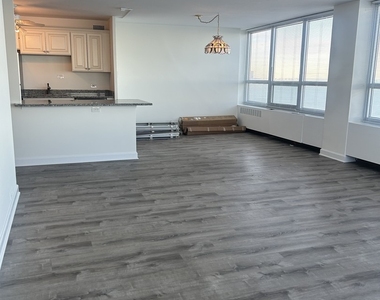 4800 S Chicago Beach Drive - Photo Thumbnail 3