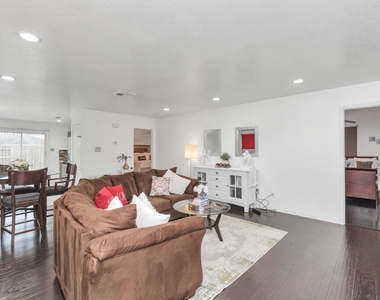 7327 Enchanted Creek Drive - Photo Thumbnail 5
