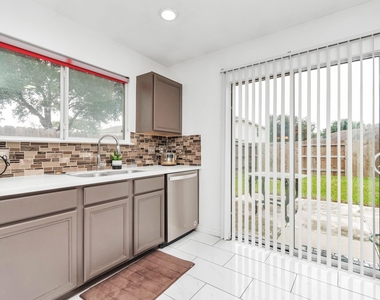 7327 Enchanted Creek Drive - Photo Thumbnail 12