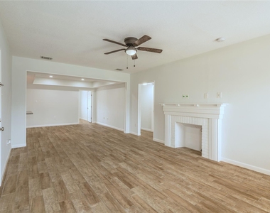2319 Rosewood Street - Photo Thumbnail 3