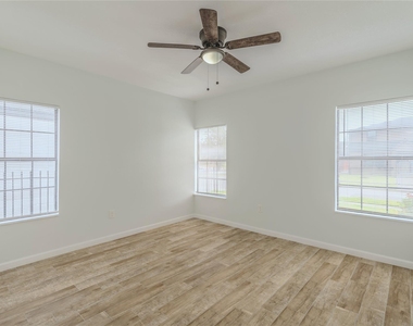2319 Rosewood Street - Photo Thumbnail 12