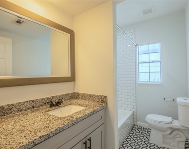 2319 Rosewood Street - Photo Thumbnail 9