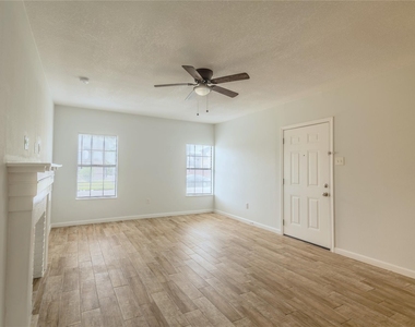 2319 Rosewood Street - Photo Thumbnail 4